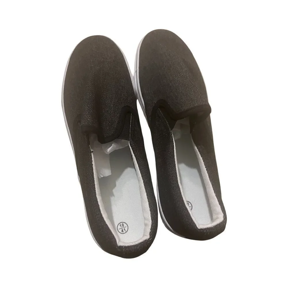 Women’s slip on sneaker.​​